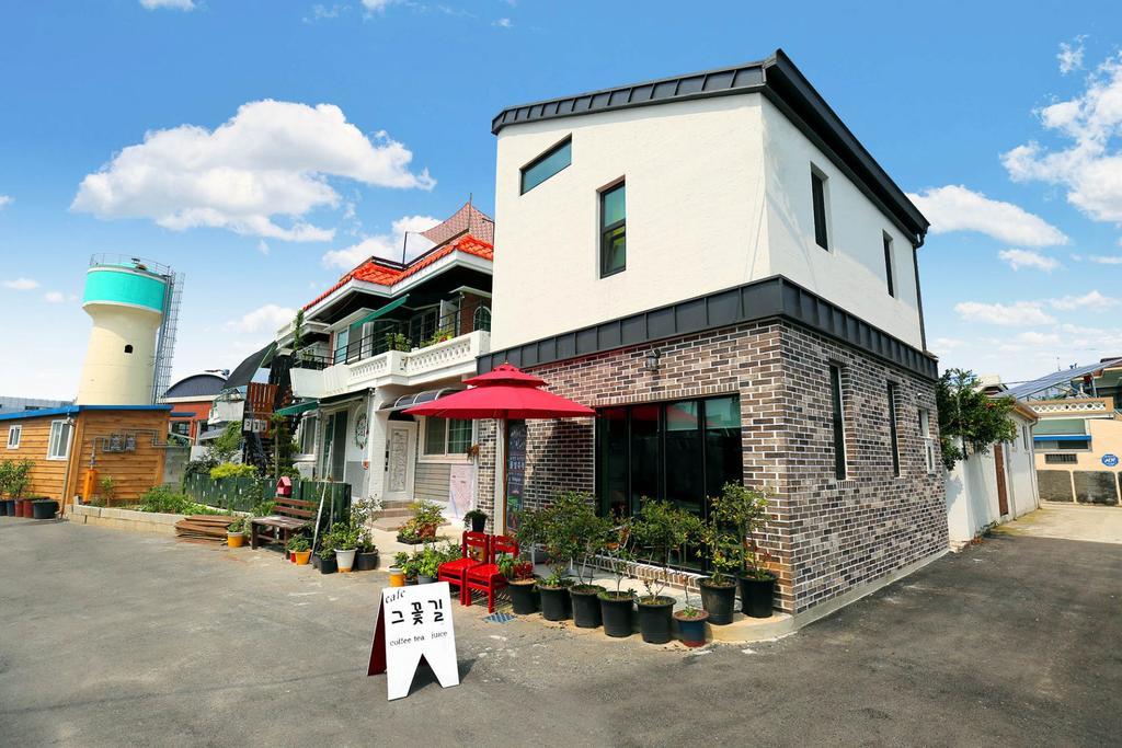 סונצ'און The Flower Road Guesthouse מראה חיצוני תמונה